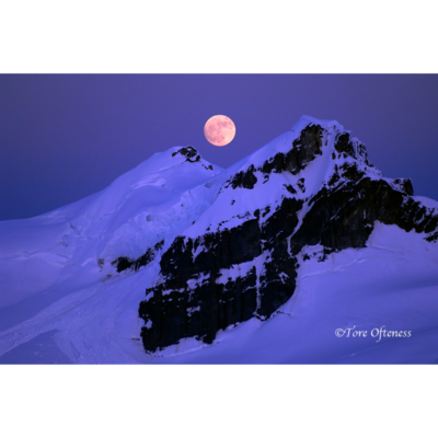 Ofteness_Image No.3 Flower Moon over Mount Baker _ Black Butttes 070530_DSC0087A C